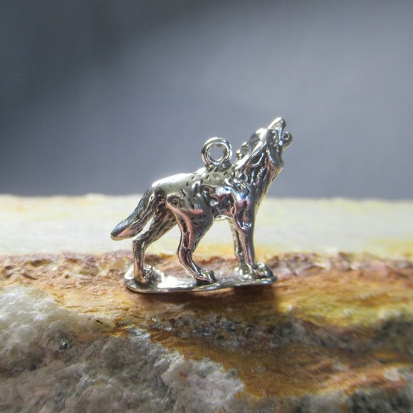 Sterling Silver Wolf Charm Singing to the Moon - Picture 4 of 7